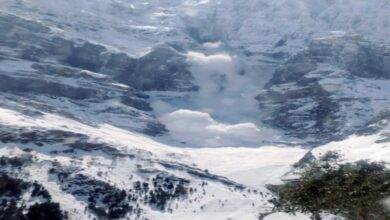 Uttarakhand: हिमस्खलन को लेकर चेतावनी, इन तीन जिलों को खतरा, ऊंचाई वाले इलाकों में जाने से बचने की सलाह