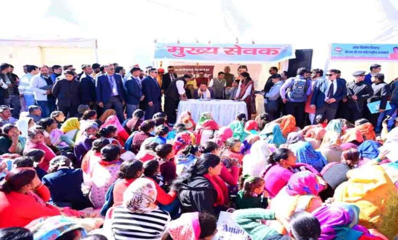 Uttarakhand News: सीएम पुष्कर सिंह धामी ने समाज कल्याण विभाग की समीक्षा बैठक में वन-क्लिक से किया ₹141 करोड़ से अधिक की पेंशन राशि का वितरण…..