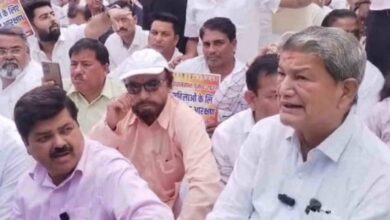 Dehradun: कांग्रेस का धरना प्रदर्शन, राज्य विधानसभा में महिलाओं को 33% आरक्षण लागू किए जाने की उठाई मांग Dehradun: कांग्रेस का धरना प्रदर्शन, राज्य विधानसभा में महिलाओं को 33% आरक्षण लागू किए जाने की उठाई मांग