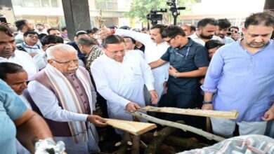 Uttarakhand News- नम आंखों से दी गई विदाई: राजकीय सम्मान के साथ पंचतत्व में विलीन हुए मेजर जनरल भुवन चंद्र खंडूड़ी, बेटे मनीष ने दी मुखाग्नि, अंतिम दर्शन को उमड़ा जनसैलाब…. Uttarakhand News- नम आंखों से दी गई विदाई: राजकीय सम्मान के साथ पंचतत्व में विलीन हुए मेजर जनरल भुवन चंद्र खंडूड़ी, बेटे मनीष ने दी मुखाग्नि, अंतिम दर्शन को उमड़ा जनसैलाब….