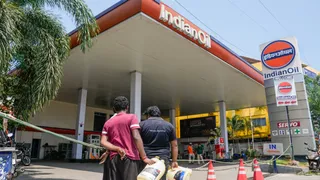 Petrol Diesel Price Hike: उत्तराखंड में बढ़े पेट्रोल-डीजल के दाम, इन शहरों में सबसे महंगा हुआ तेल Petrol Diesel Price Hike: उत्तराखंड में बढ़े पेट्रोल-डीजल के दाम, इन शहरों में सबसे महंगा हुआ तेल