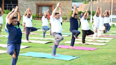 Uttarakhand News: अंतरराष्ट्रीय योग दिवस से पहले सीएम धामी ने किया योगाभ्यास, नियमित योग अपनाने का किया आह्वान…. Uttarakhand News: अंतरराष्ट्रीय योग दिवस से पहले सीएम धामी ने किया योगाभ्यास, नियमित योग अपनाने का किया आह्वान….