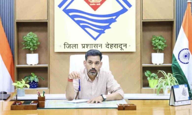 Dehradun: डीएम के निर्देश, विदेश में नौकरी के नाम पर युवाओं से ठगी करने वालों पर गैंगस्टर लगाने की तैयारी Dehradun: डीएम के निर्देश, विदेश में नौकरी के नाम पर युवाओं से ठगी करने वालों पर गैंगस्टर लगाने की तैयारी