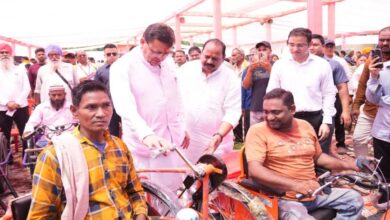 Uttarakhand News: ‘जन-जन की सरकार, मुख्य सेवक आपके द्वार’ कार्यक्रम में बोले CM धामी, कहा- सरकारी योजनाओं ने बदली करोड़ों लोगों की जिंदगी…. Uttarakhand News: ‘जन-जन की सरकार, मुख्य सेवक आपके द्वार’ कार्यक्रम में बोले CM धामी, कहा- सरकारी योजनाओं ने बदली करोड़ों लोगों की जिंदगी….