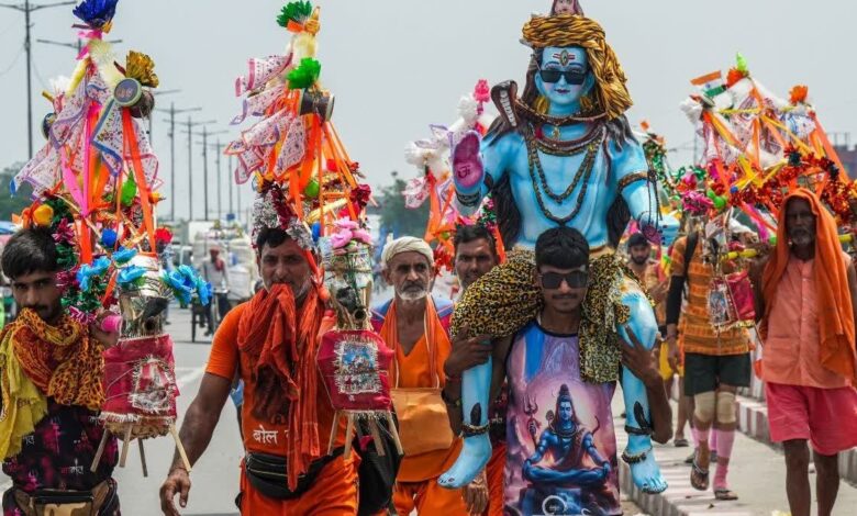 कांवड़ यात्रा के नियमों का करें पालन, उल्लंघन करने वालों पर होगी कड़ी कार्रवाई कांवड़ यात्रा के नियमों का करें पालन, उल्लंघन करने वालों पर होगी कड़ी कार्रवाई