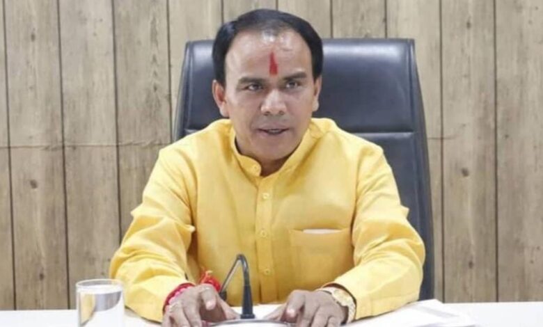 कॉलेज आने-जाने के लिए पहाड़ की बेटियों को मुफ्त परिवहन का इंतजार कॉलेज आने-जाने के लिए पहाड़ की बेटियों को मुफ्त परिवहन का इंतजार