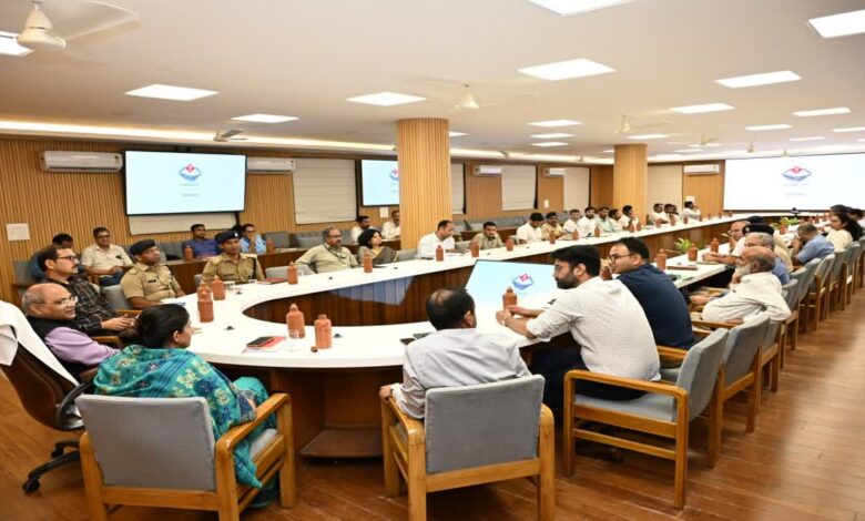 कुंभ के निर्माण कार्यों में तेजी लाने के निर्देश, त्योहारों पर भी जारी रहेगा काम