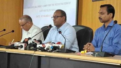 17 लाख से ज्यादा मतदाताओं के नाम कटे, अब घर-घर सत्यापन के बाद पात्रों को मिलेगा मौका 17 लाख से ज्यादा मतदाताओं के नाम कटे, अब घर-घर सत्यापन के बाद पात्रों को मिलेगा मौका