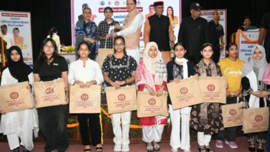 अंतरराष्ट्रीय बालिका दिवस पर 149 मेधावी छात्राओं का सम्मान, स्मार्टफोन से डिजिटल शिक्षा को मिलेगा बढ़ावा